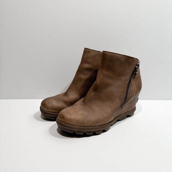 Sorel Joan of Arctic Tan Leather Wedge Side Zip Ankle Boots - Picture 3 of 8